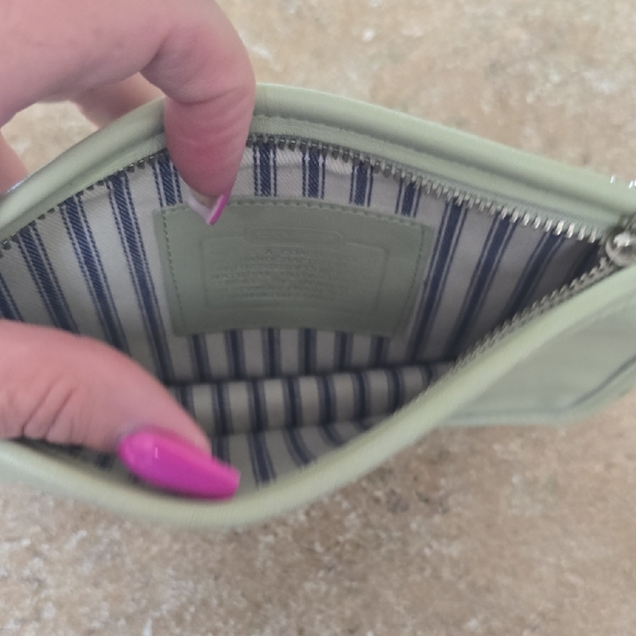 vintage Coach Light Green Leather Clutch - Picture 3 of 5